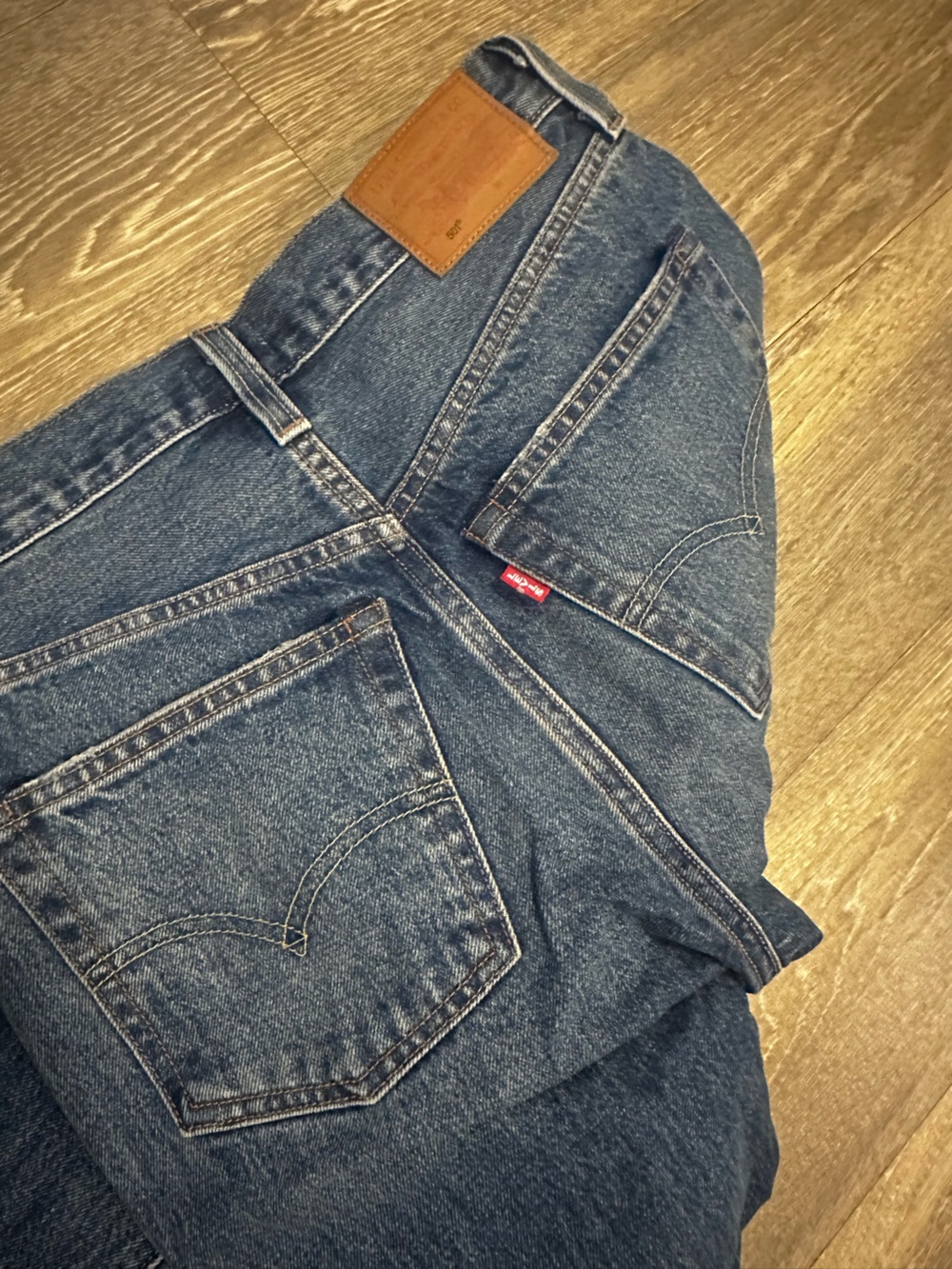 Levi’s 501 Crop Straight Leg Jeans - Picture 3 of 4